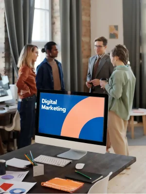 Equipo ideallMARK trabajando colaborativamente